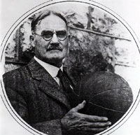 Dr James James inventor del baloncesto